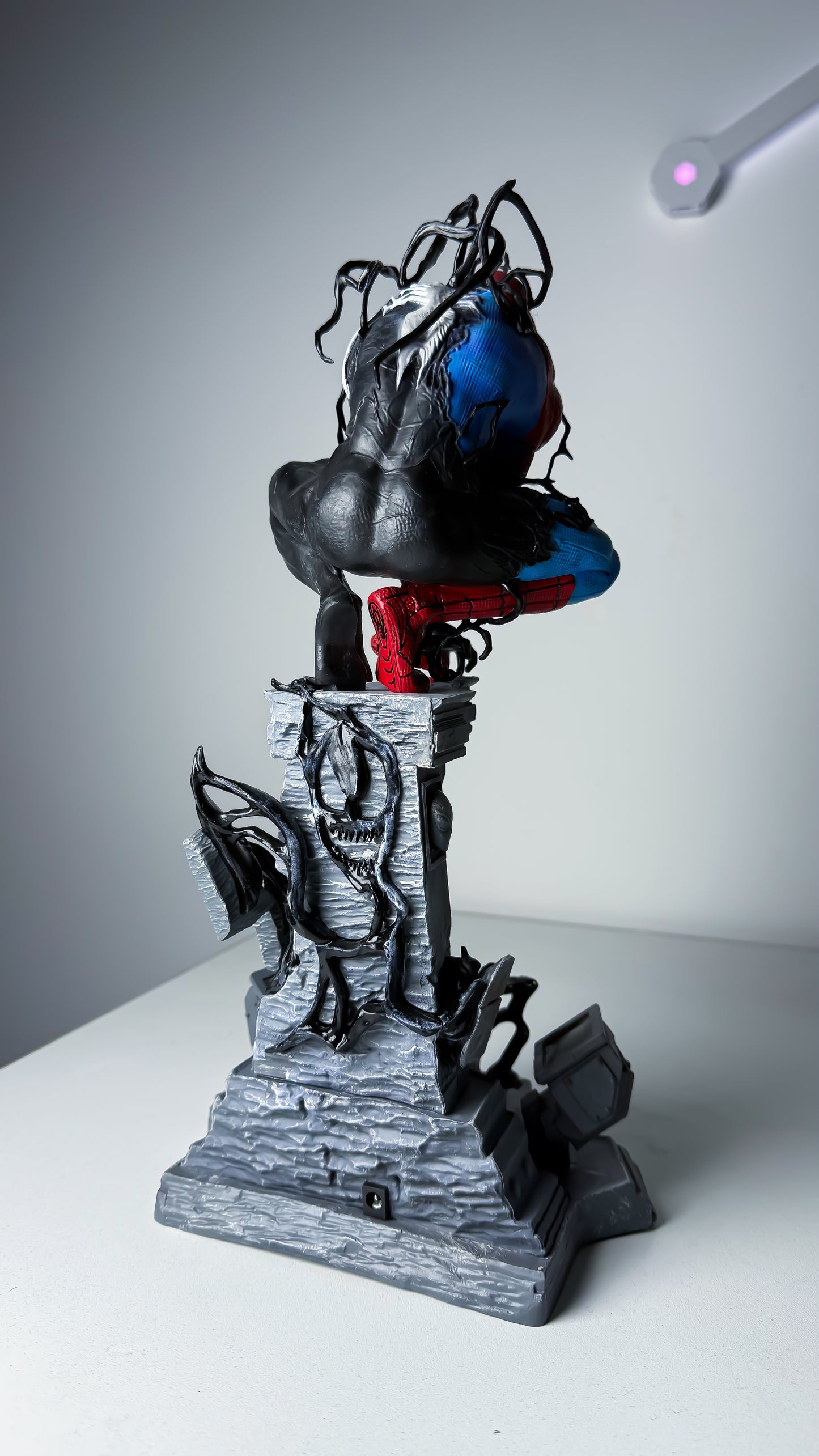 مجسم spiderman - venom ضخم