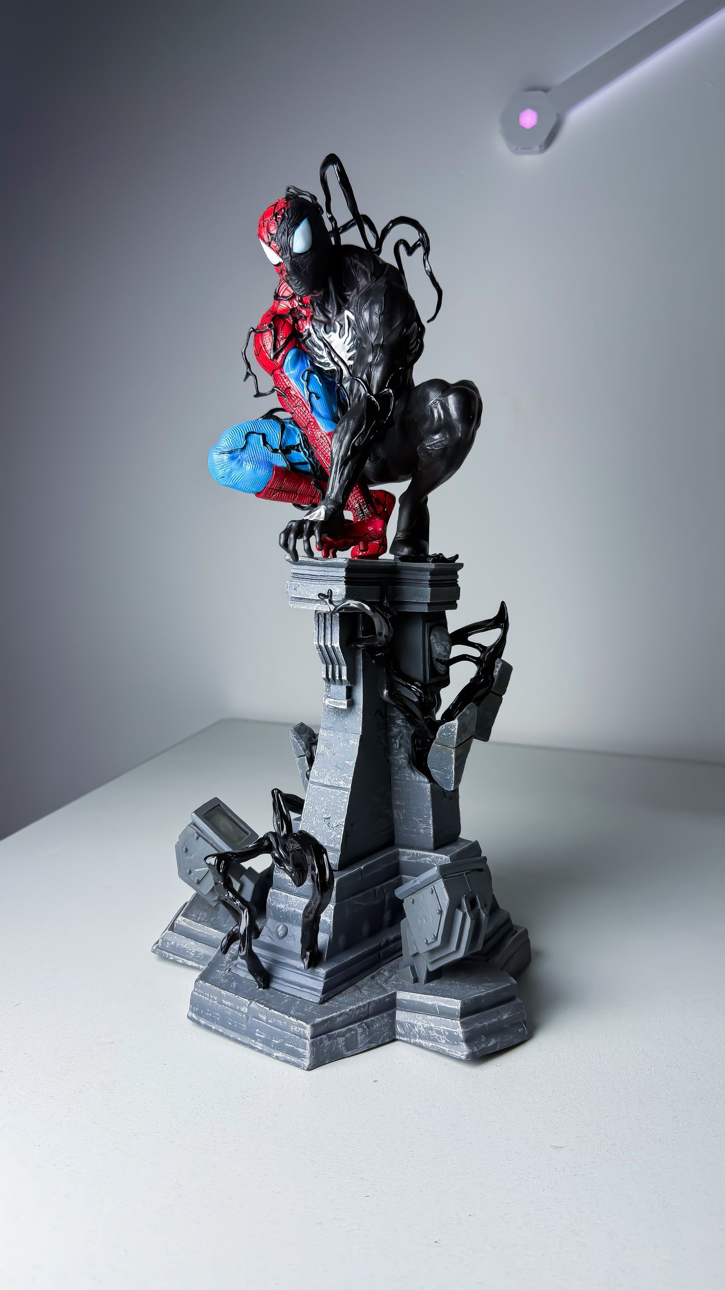 مجسم spiderman - venom ضخم