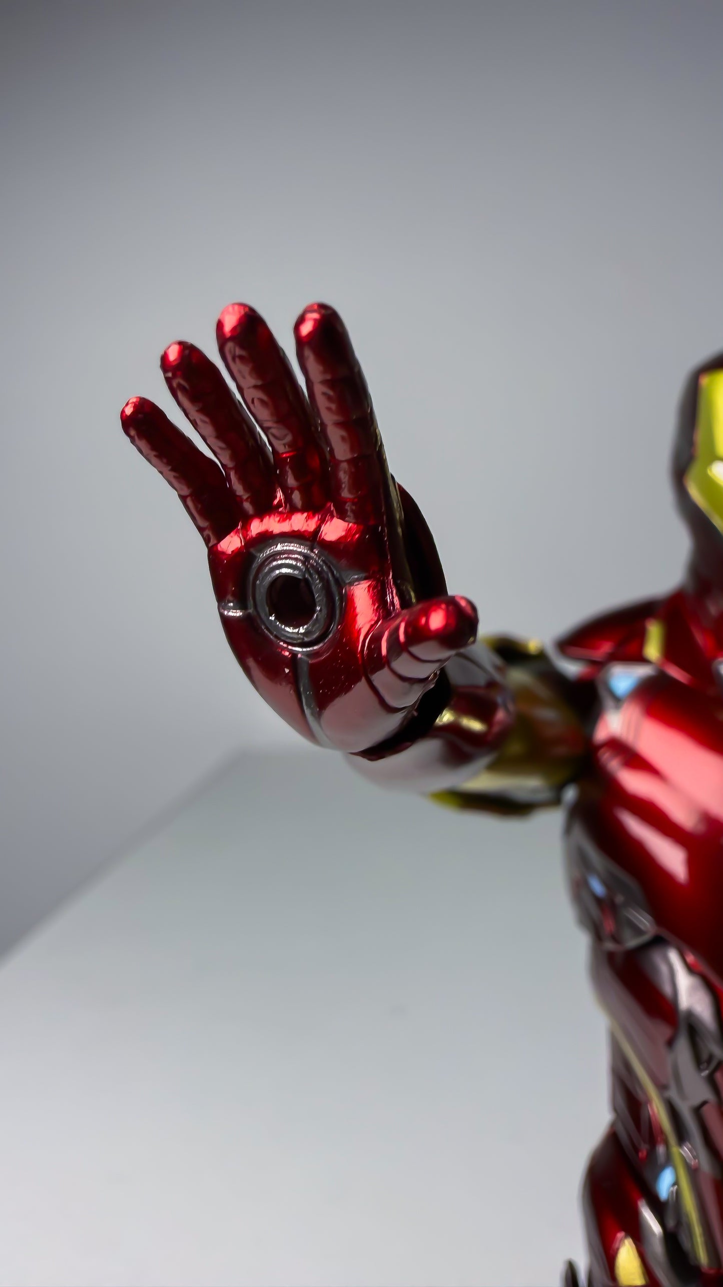 مجسم Ironman متحرك